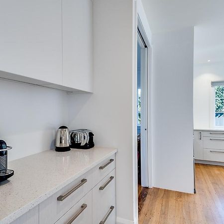Gem On Gillean - Havelock North Holiday Home Экстерьер фото